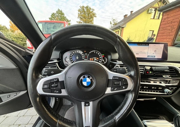 BMW Seria 5 cena 129150 przebieg: 122000, rok produkcji 2018 z Kisielice małe 742